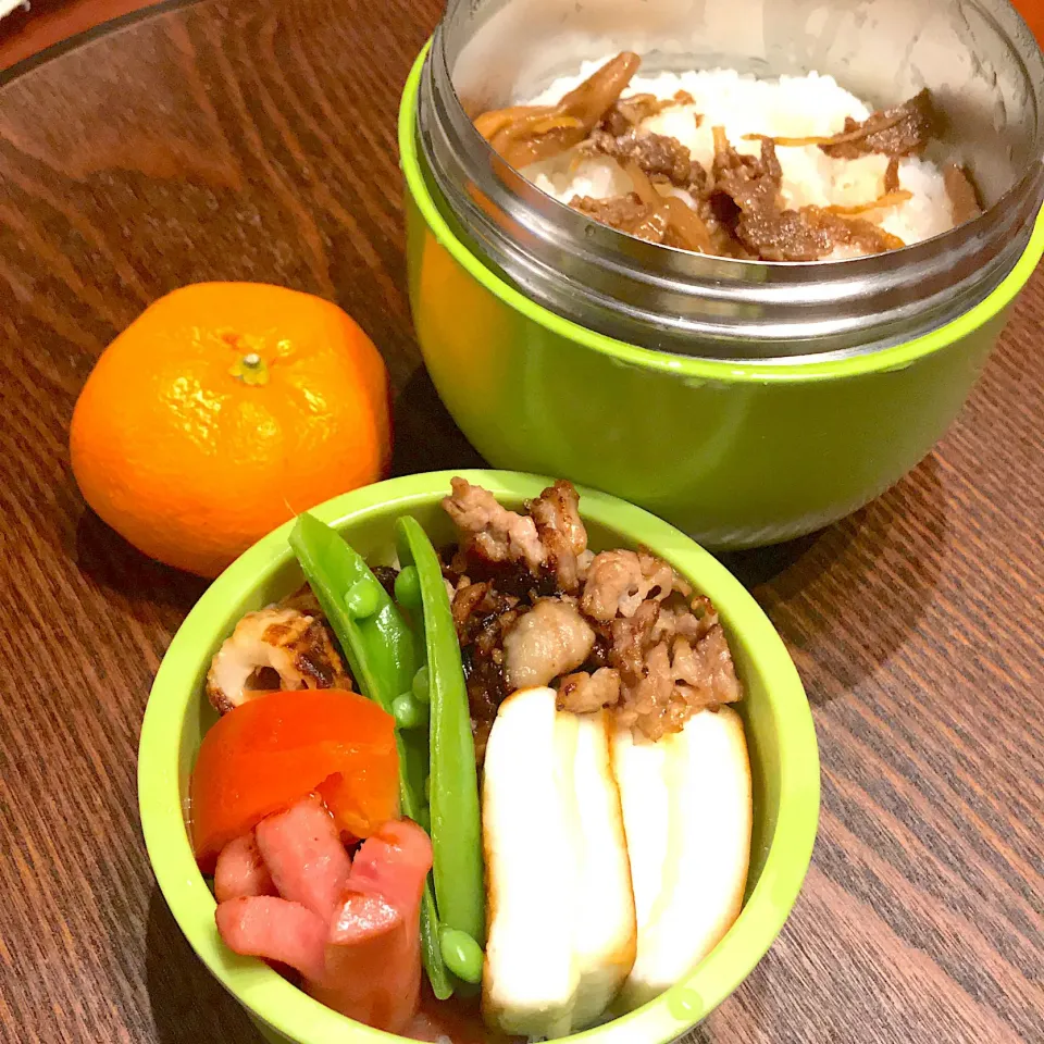 今日のお弁当🍱
牛肉しぐれ煮のせごはん

今日も寒くなりそうです
防寒対策
しっかりめで
おでかけしてね😊

今日も気をつけて
いってらっしゃい👋😊|mokoさん