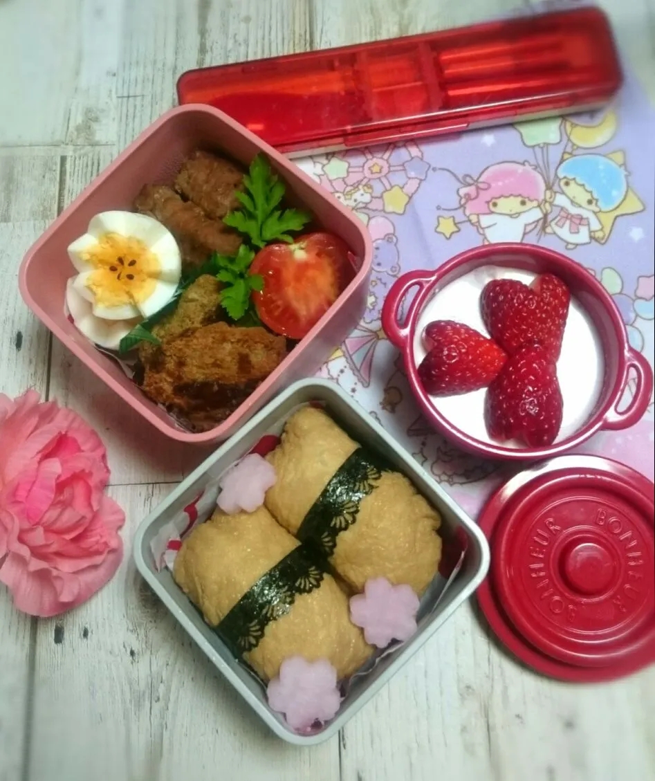 Snapdishの料理写真:女子高生娘の高校最後のお弁当‼
 #女子高生お弁当
 #最後のお弁当
 #いなり寿司
 #いちごのパンナコッタ|okamichanさん