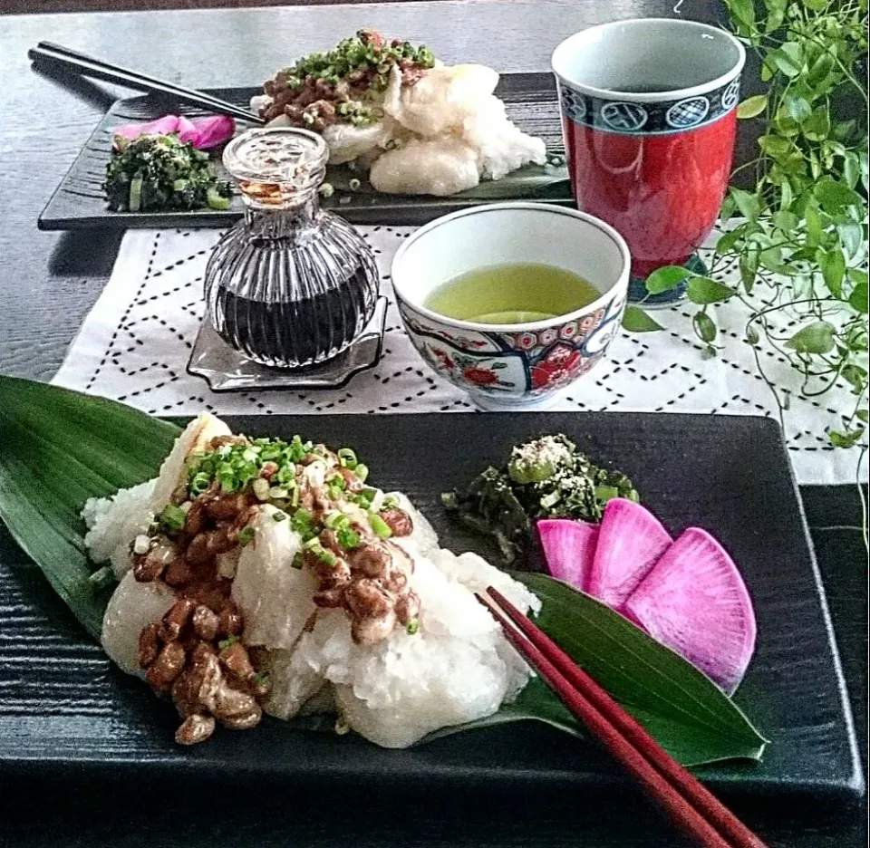 冷凍していたお餅を焼いて大根おろしと納豆でみぞれ納豆餅に🎶|瑞さん