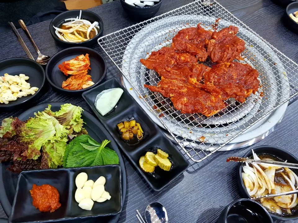 춘천 숯불 닭갈비 🔥

#닭요리  #춘천닭갈비 #숯불닭갈비 

炭火タッカルビ🔥

＃鶏料理＃タッカルビ＃炭火タッカルビ|Parkさん