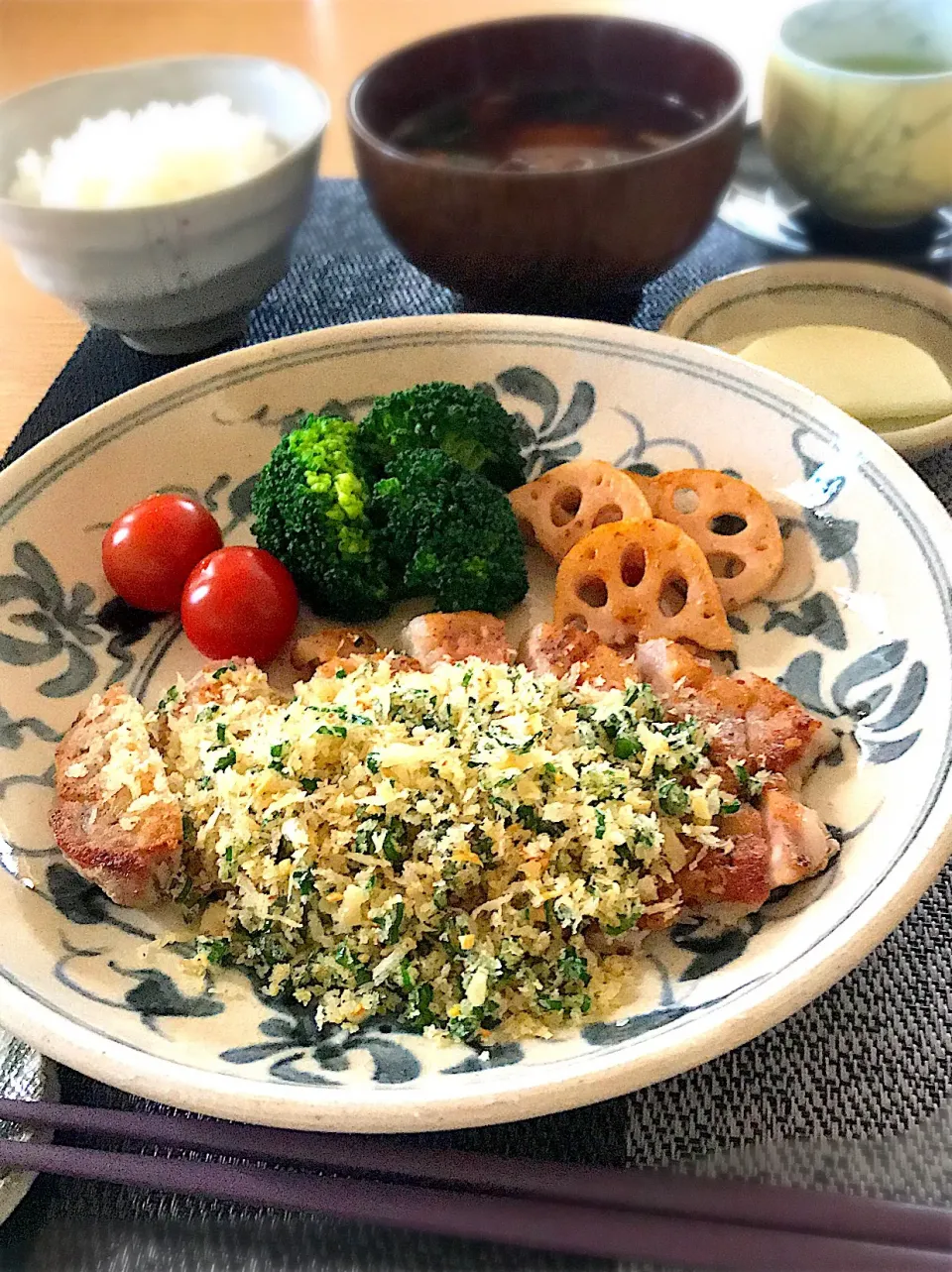 ニンニクパン粉で食べるポークソテー🥩|サミカさん