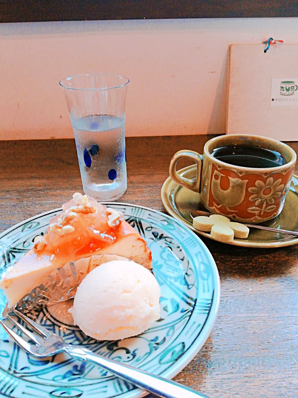 林檎煮と胡桃のチーズケーキ  (奈良＊よつばカフェ)|ようかんさん