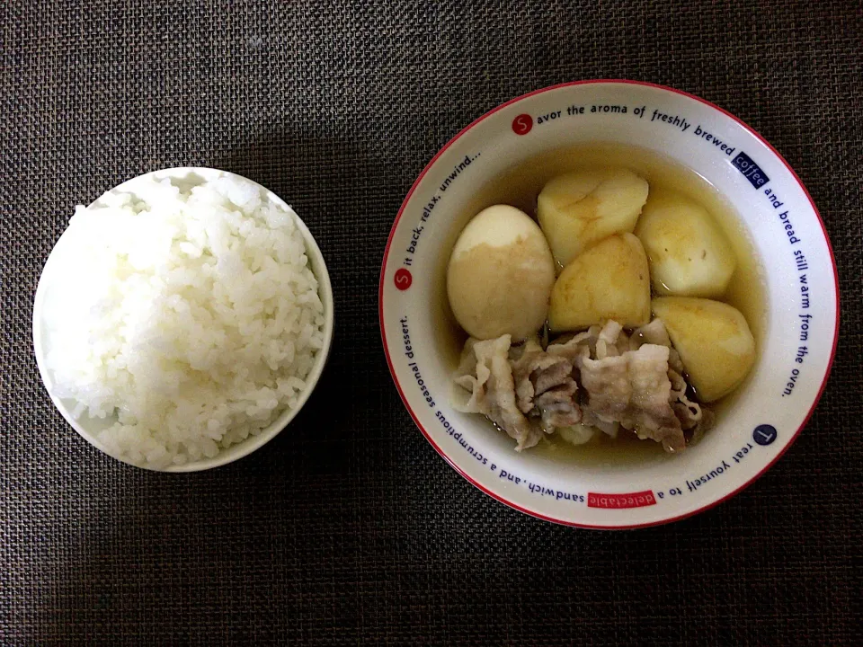 豚肉とじゃがいもの煮付け(ハーフ)ご飯|ばーさんさん