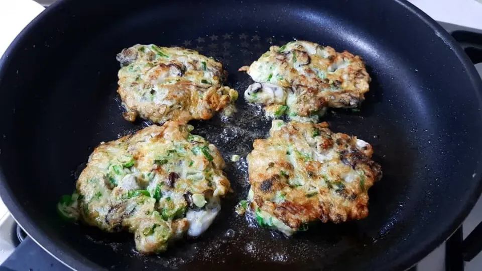 Snapdishの料理写真:fried oyster fritters|steven z.y.さん