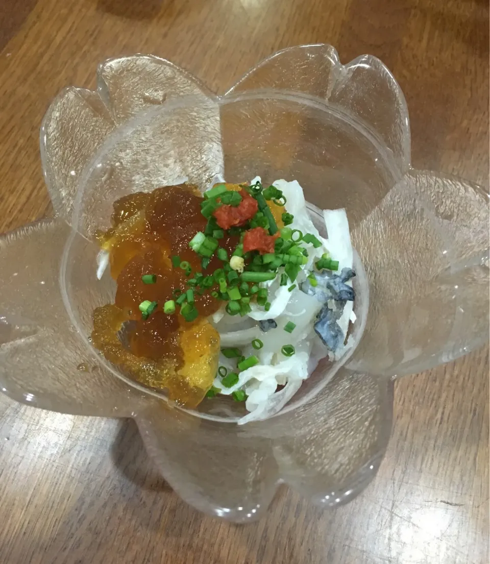 Snapdishの料理写真:河豚身欠きで 肴 🐡 🍶|sakuramochiさん