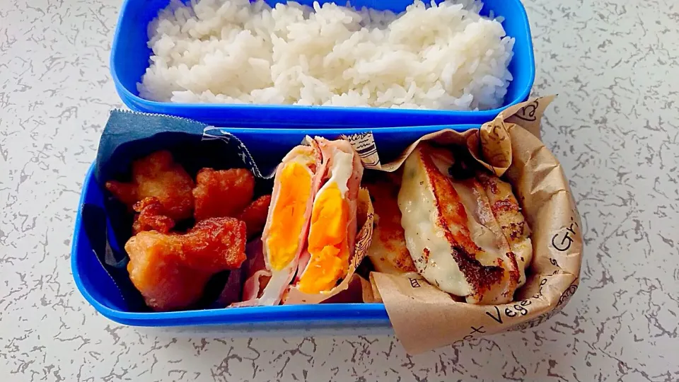 Snapdishの料理写真:息子君の中華ギョウザ弁当🎶|マアジュさん