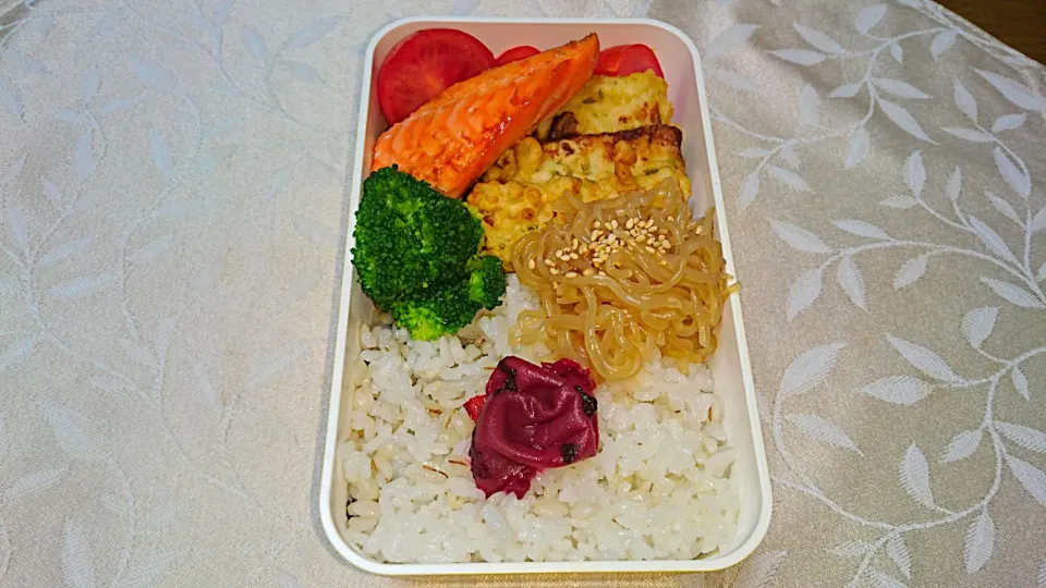 1/29のお弁当
 #ちくわの磯辺揚げ #こんにゃくきんぴら
 #海苔弁|卯月さん