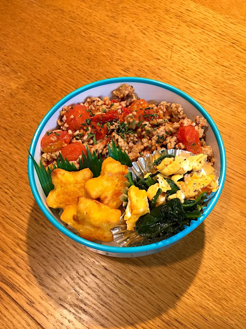 高校生息子の弁当  ミニトマトのピリ辛そぼろ炒め丼|まつださんさん