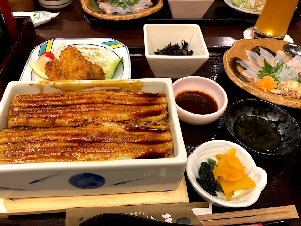 宮島名物  "穴子飯"
                 "牡蠣フライ" 
                  穴子の薄造り|のむのむさん