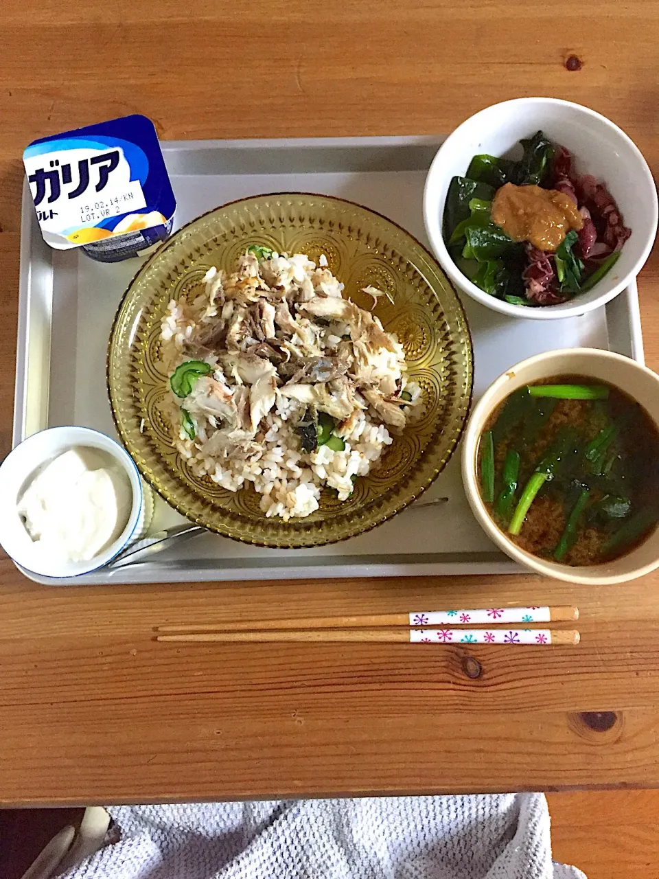 晩ごはん。焼き鯖ちらし、ホタルイカの酢味噌和え、定食。|みぽさん