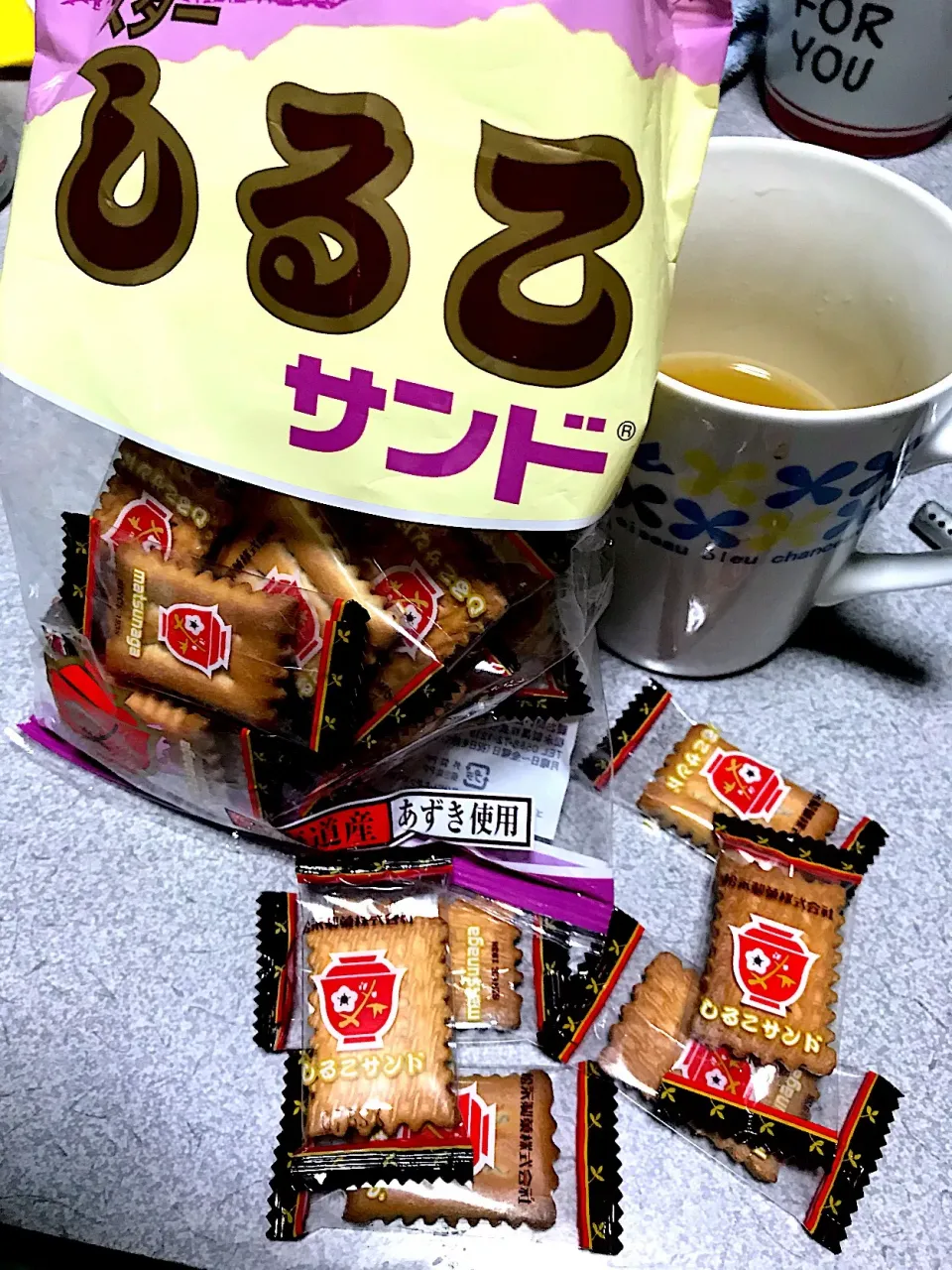 Snapdishの料理写真:コーヒー飲んでたけども途中からお茶にした #夜おやつ  しるこサンド|ms903さん