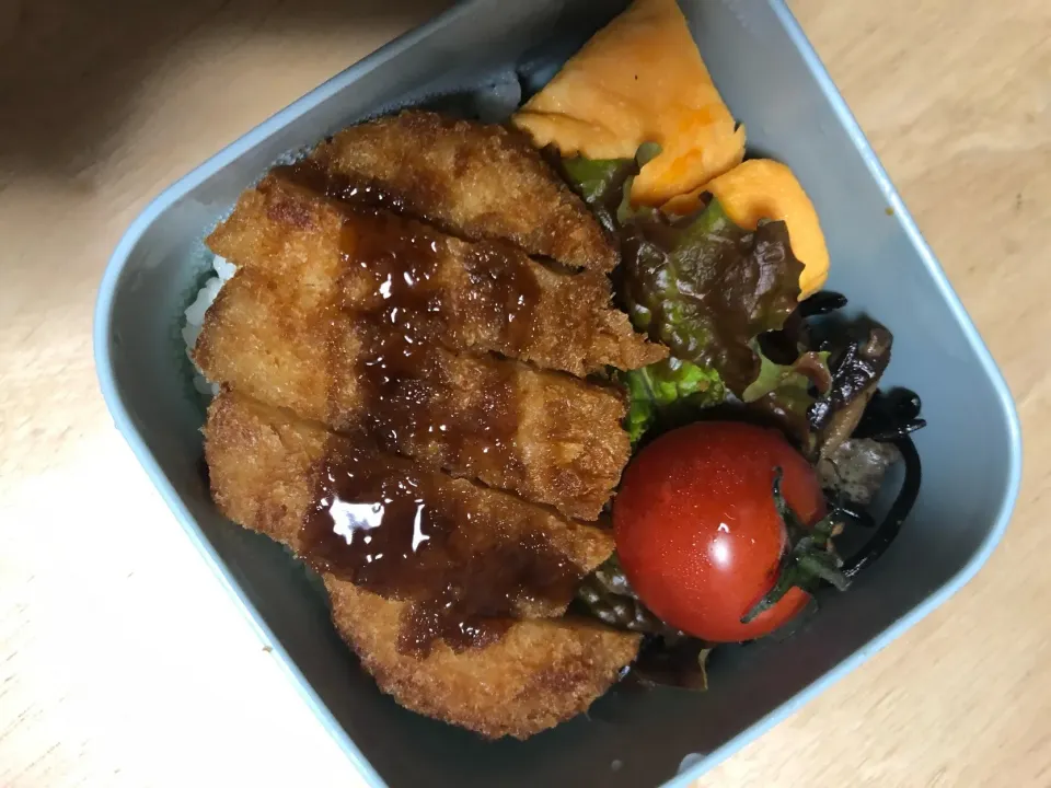 チキンカツ弁当🍱|ころりんさん