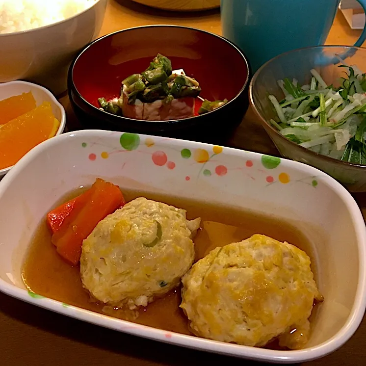 Snapdishの料理写真:アル中病棟の晩ごはん⭐️⭐️⭐️
ごはん🍚  つくねの甘醤油あん  大根サラダ  湯豆腐変わりだれ  オレンジ🍊|ぽんたさん