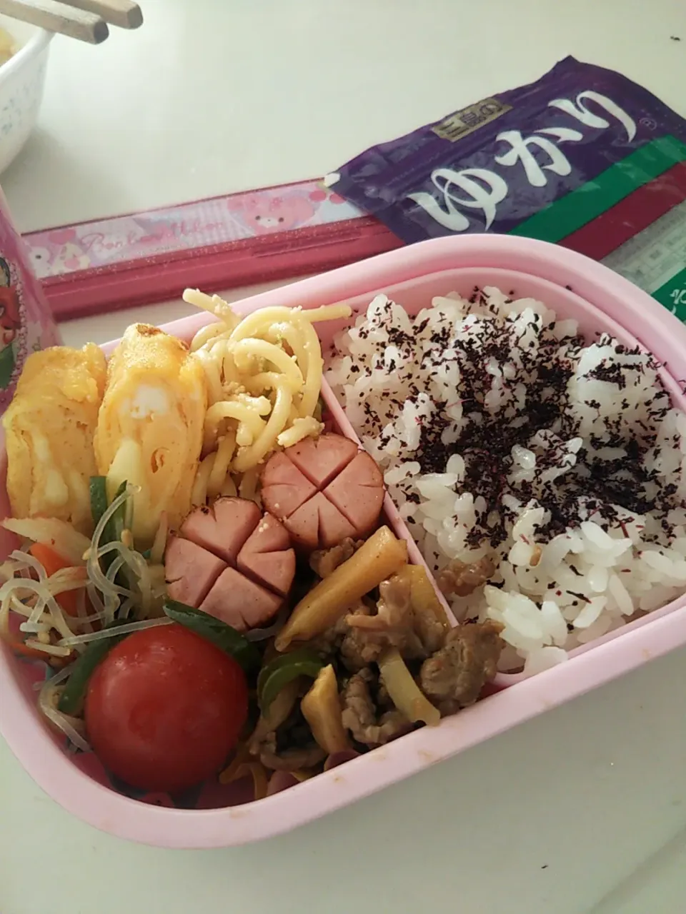 昨日まで知らなかったよ、今日お弁当だったのね弁当😂|まきごろうさん