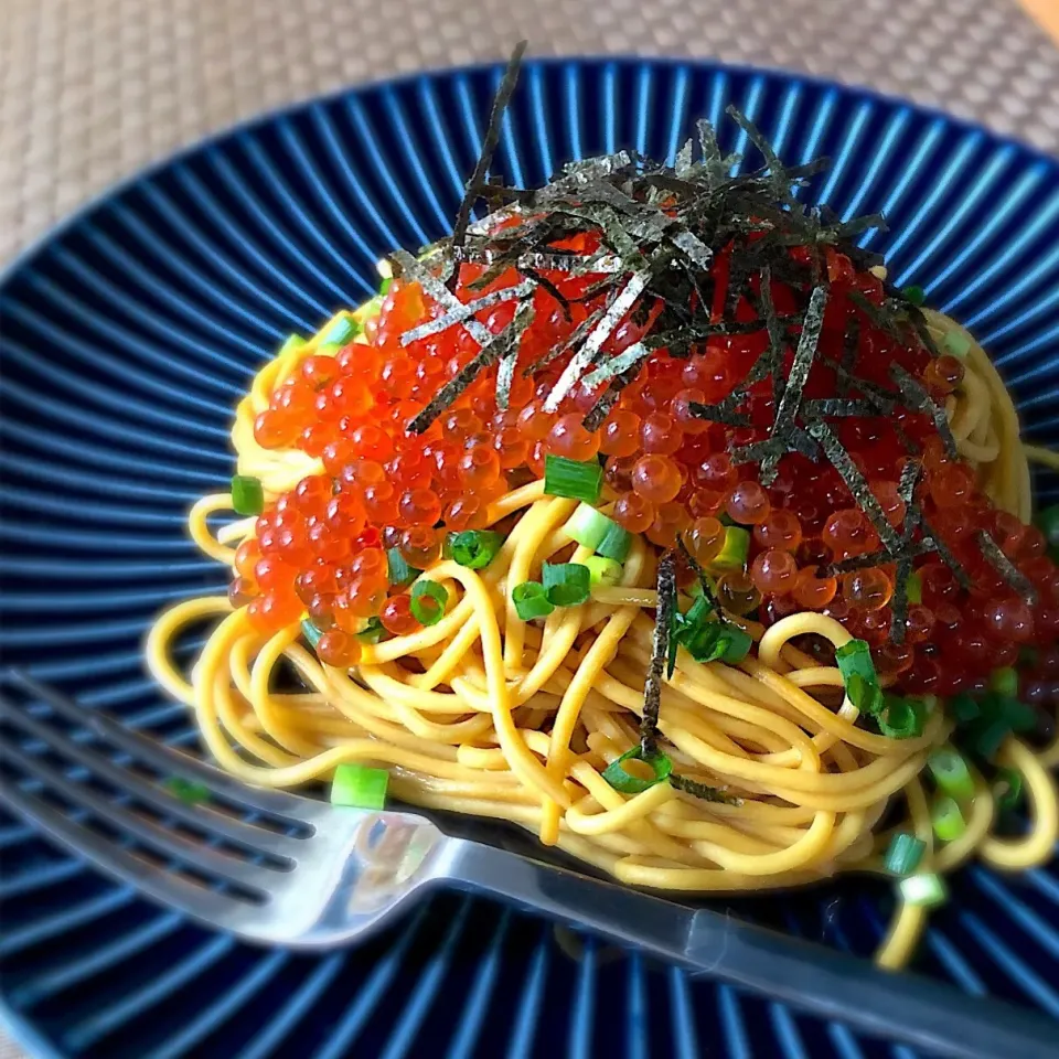 Snapdishの料理写真:朝ごはんを食べよう✨いくらの和風スパゲッティ🍝日の出料理酒使用🙆‍♀️|あしゃぱんさん