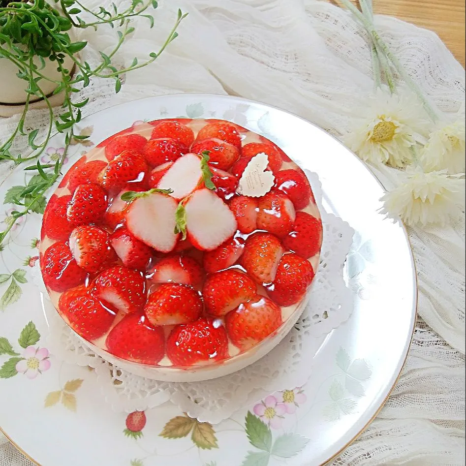 苺のレアチーズケーキでお祝いを…🌸🌸|sakurakoさん