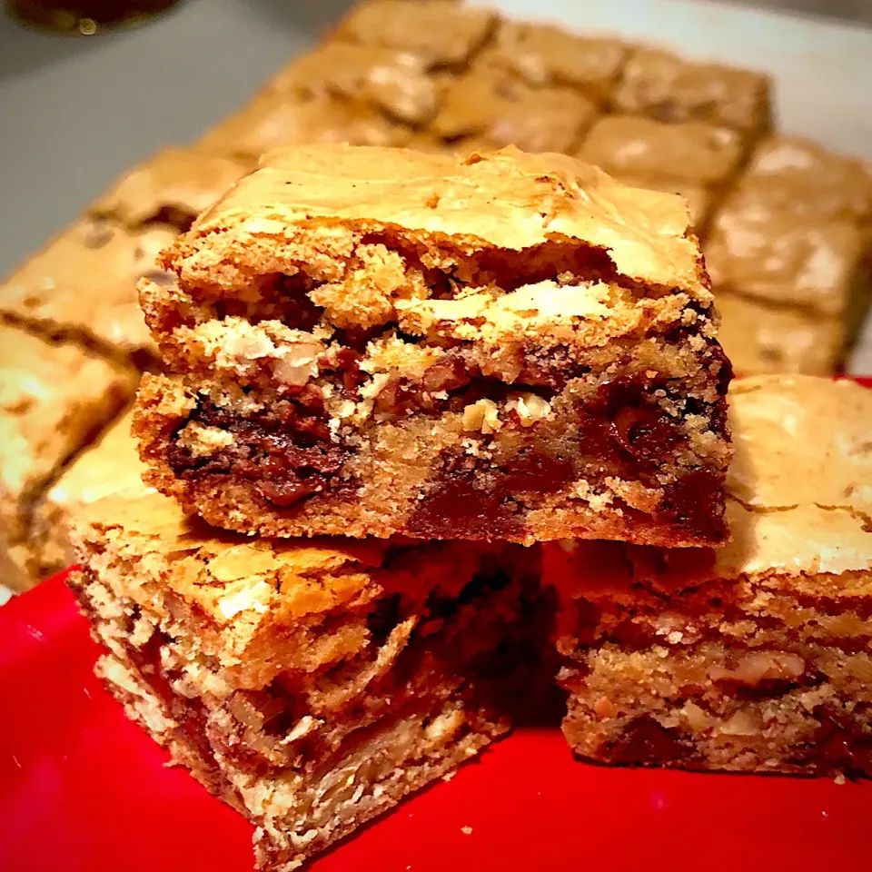 Snapdishの料理写真:Toasted almond chocolate chip bars  #cookies  #baking|Dean M Rogersさん