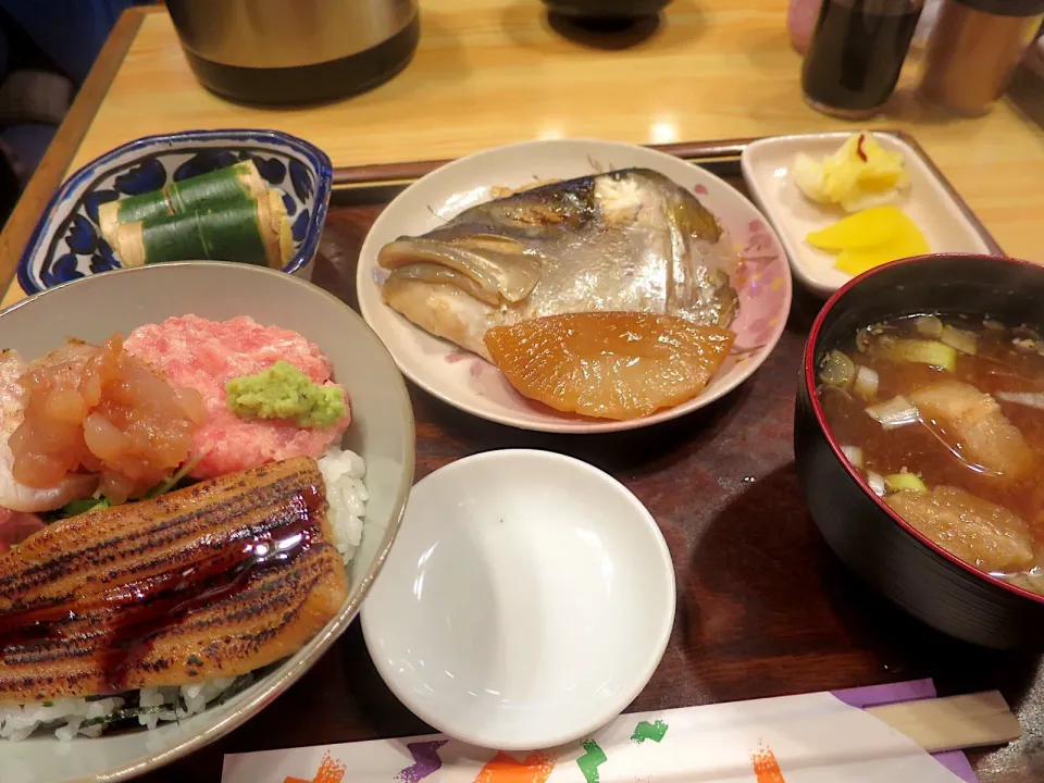 Snapdishの料理写真:限定10食！ランチ@笹巻けぬきすし総本店 御茶ノ水|Mickeeさん