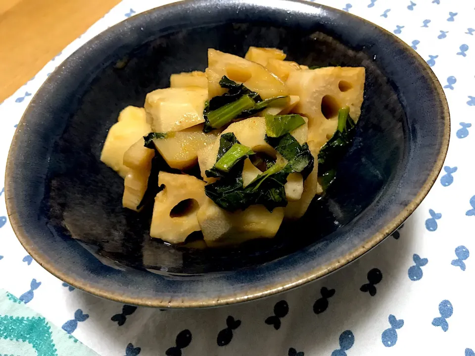 えいぽんさんの料理 ほっくり里芋と蓮根のコチュジャン入り中華風煮物🍂|えいぽんさん