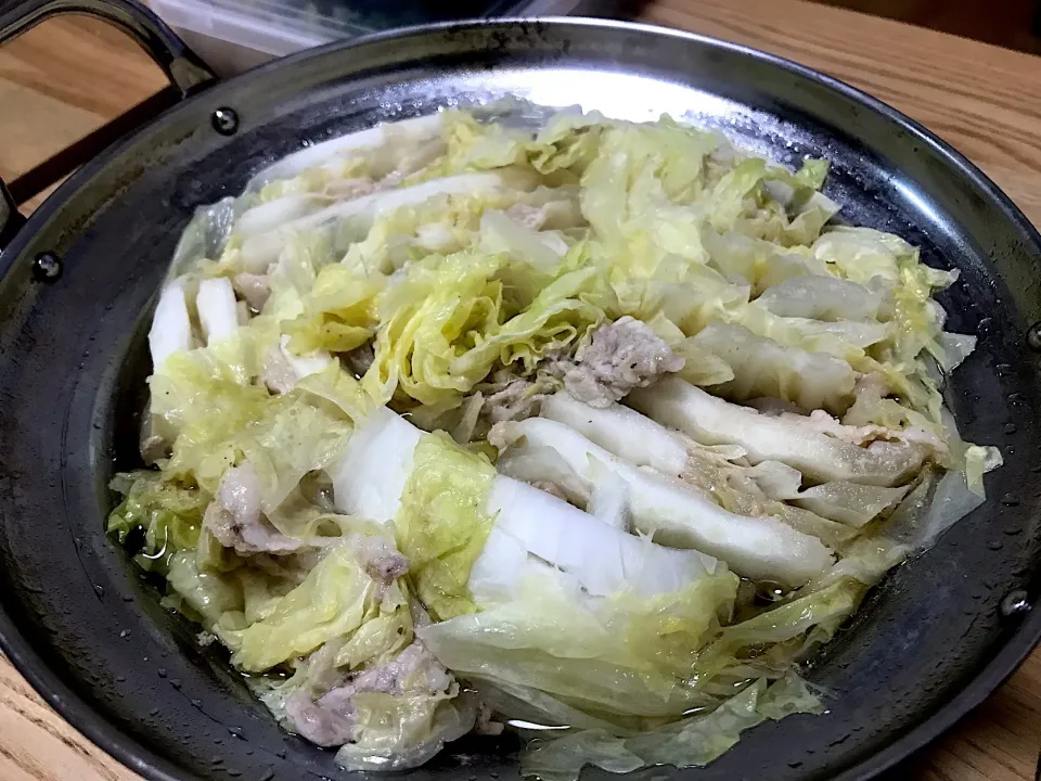 Snapdishの料理写真:白菜豚バラのミルフィーユ鍋|さくたろうさん