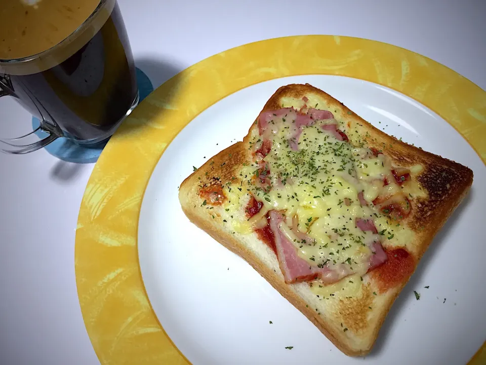 朝は、ベーコンピザトースト🍕🥓
#ベーコンピザトースト|Kojiさん