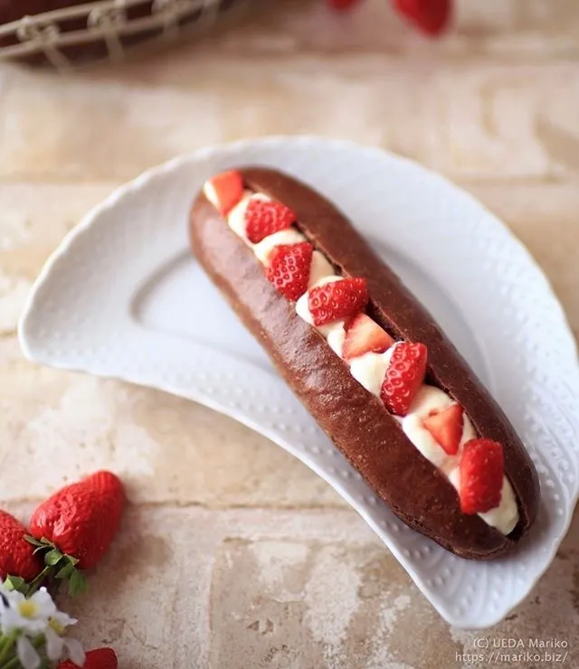 Snapdishの料理写真:「ホシノ丹沢酵母のチョココッペパン」でいちごサンド🍓|MarikoBiz (UEDA Mariko)さん