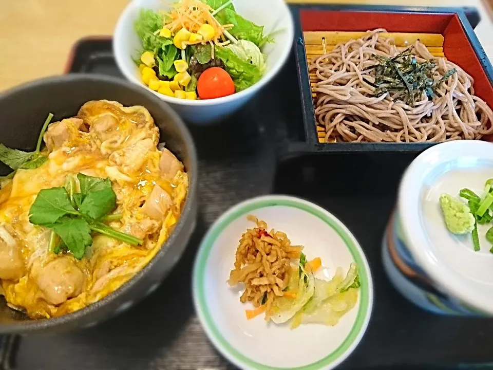 今日のランチは、ミニ親子丼セット🍜|yokoさん