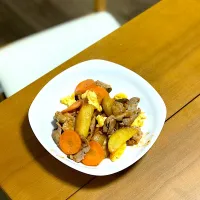 Snapdishの料理写真:じゃがいもと豚肉をケチャップで炒めた|ばつさん