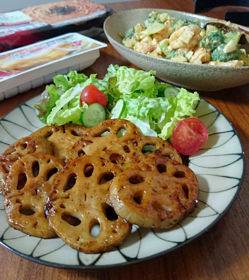 香ばしﾊﾞﾀｰ醤油の甘辛れんこんｽﾃｰｷ|まりおさん