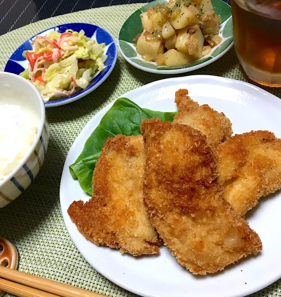 ・チキンカツ  ・アンチョビポテト ・キャベツとかにかまのマヨ和え|ちぐあささん