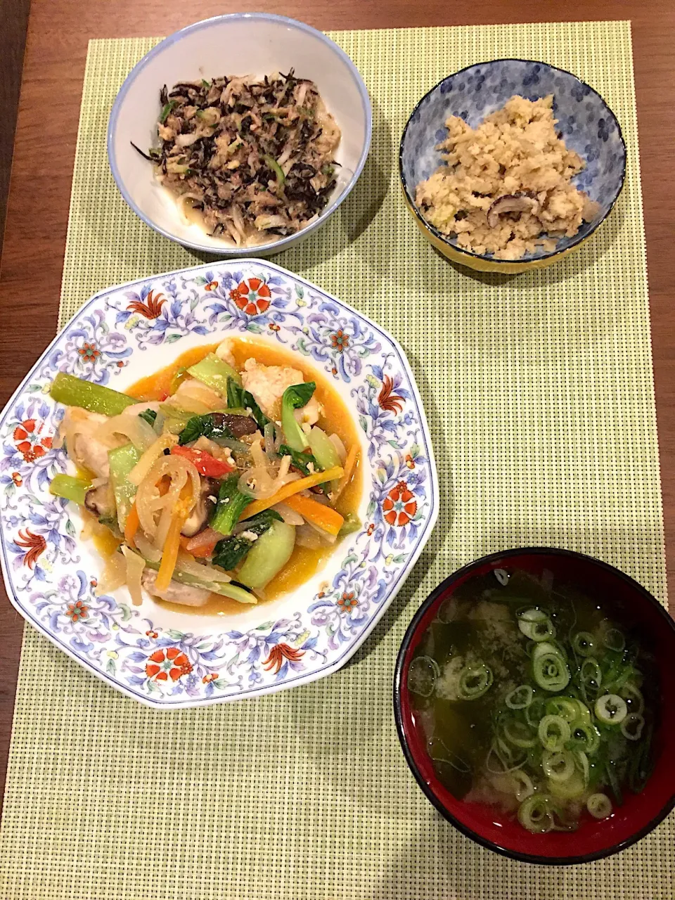 Snapdishの料理写真:鶏むね肉の塩麹とチンゲンサイの炒め|浜@ちゃんさん