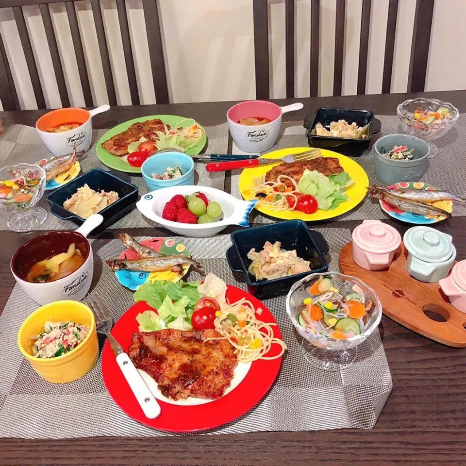 Snapdishの料理写真:ƪ(˘⌣˘)ʃ ３名様の夕飯でした‼️|ぷらっとさん