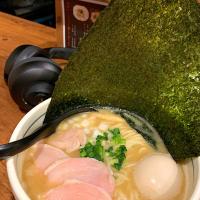 濃厚鶏麺、うまーい。