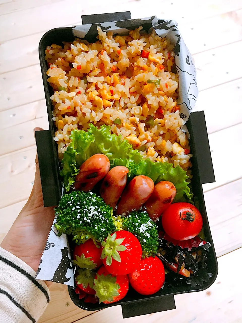 #旦那弁当  #パパ弁当  #娘弁当  #お弁当  #おうちご飯 #炒飯弁当 #手抜きごめん|❤︎ mayumeru ❤︎さん