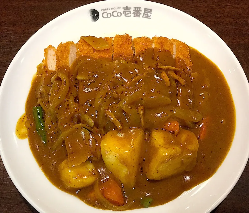 Snapdishの料理写真:CoCo壱番屋
野菜カレー チキンカツトッピング ライス200g|須佐 浩幸さん