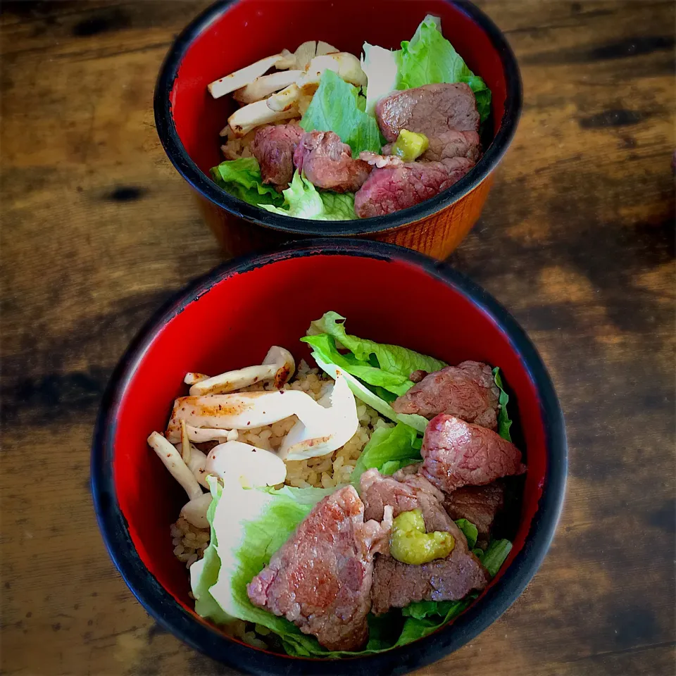 和牛のレアステーキ丼 わさび醤油かけ  #ステーキ丼  #わさび醤油  #和牛|Shirokoさん