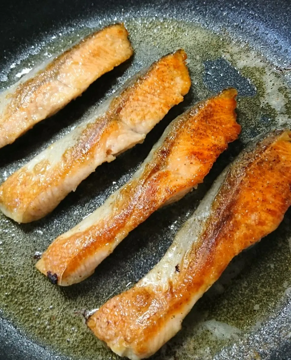 サーモンのムニエル🤗|しまだ ちえこさん