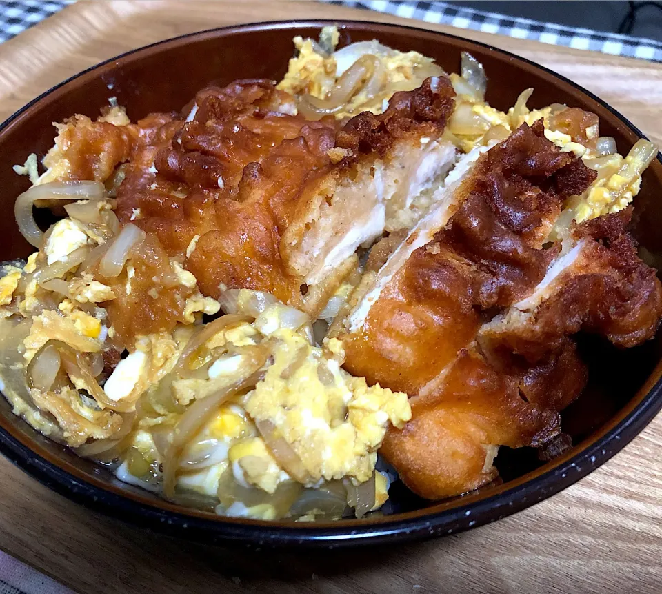 特大唐揚げで簡単親子丼|まぁたんさん