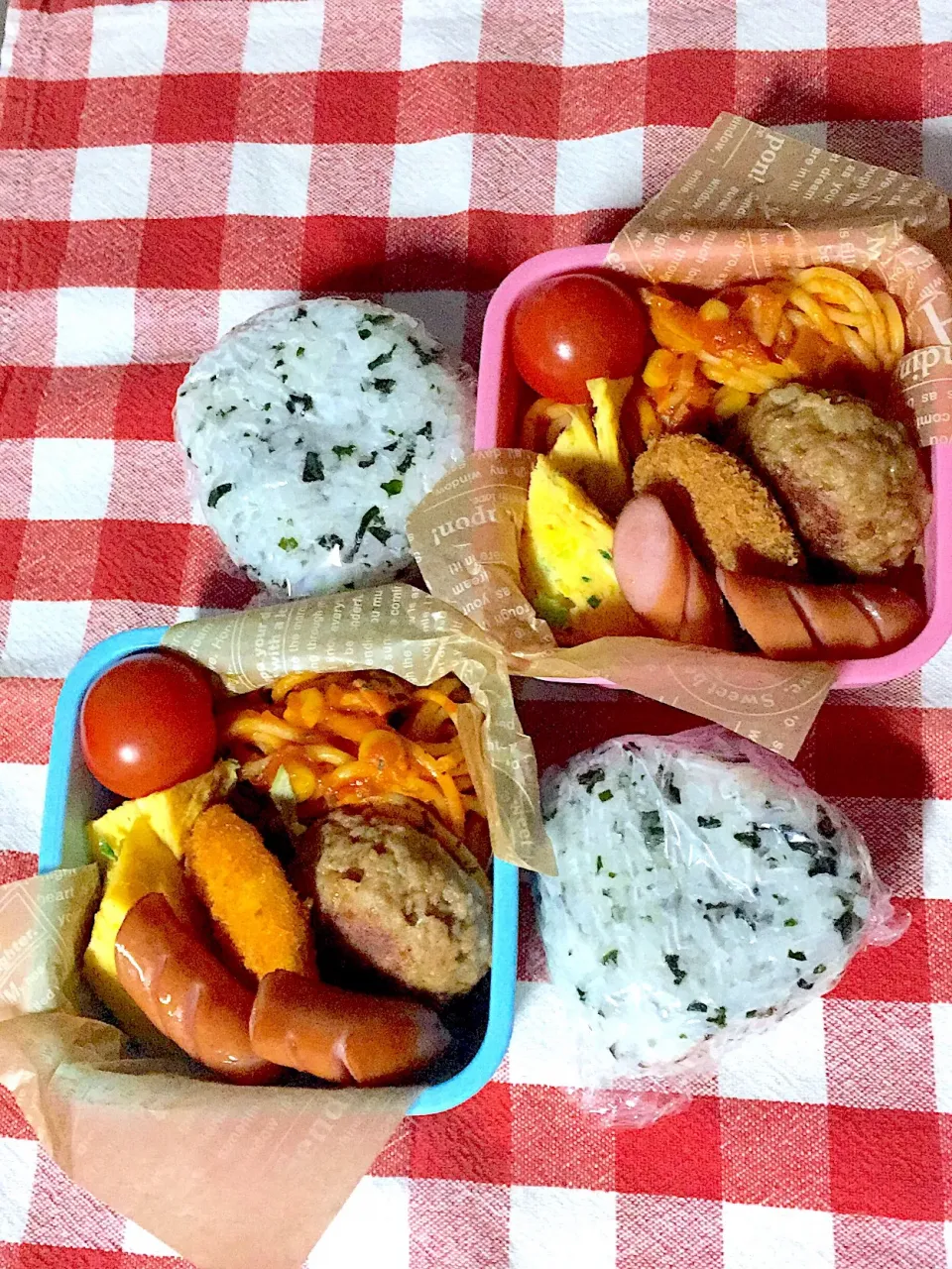 Snapdishの料理写真:小4 四女  小2次男  お弁当🍱
#児童館
#久しぶりの弁当|しげっちさん