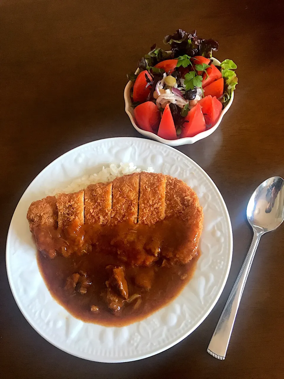 マダム とんちんさんの料理 
カツカレー&トマトサラダ
#カツカレー|とんちんさん