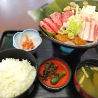 飛騨牛と飛弾豚 朴葉みそ定食|赤かぶの 里さん