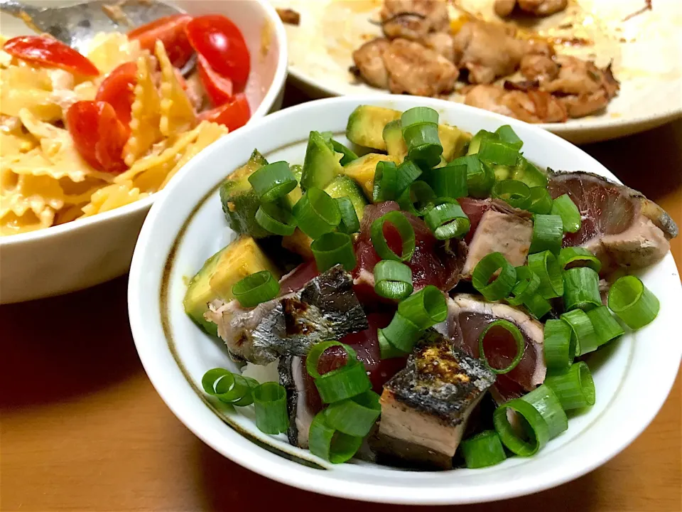 Snapdishの料理写真:カツオとアボガド丼♪|とみとみたろうの男子ごはん♪さん