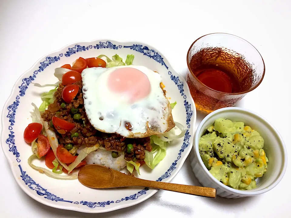 タコライス、ジャガイモのアボカドクリームサラダ🥑|ナッツさん