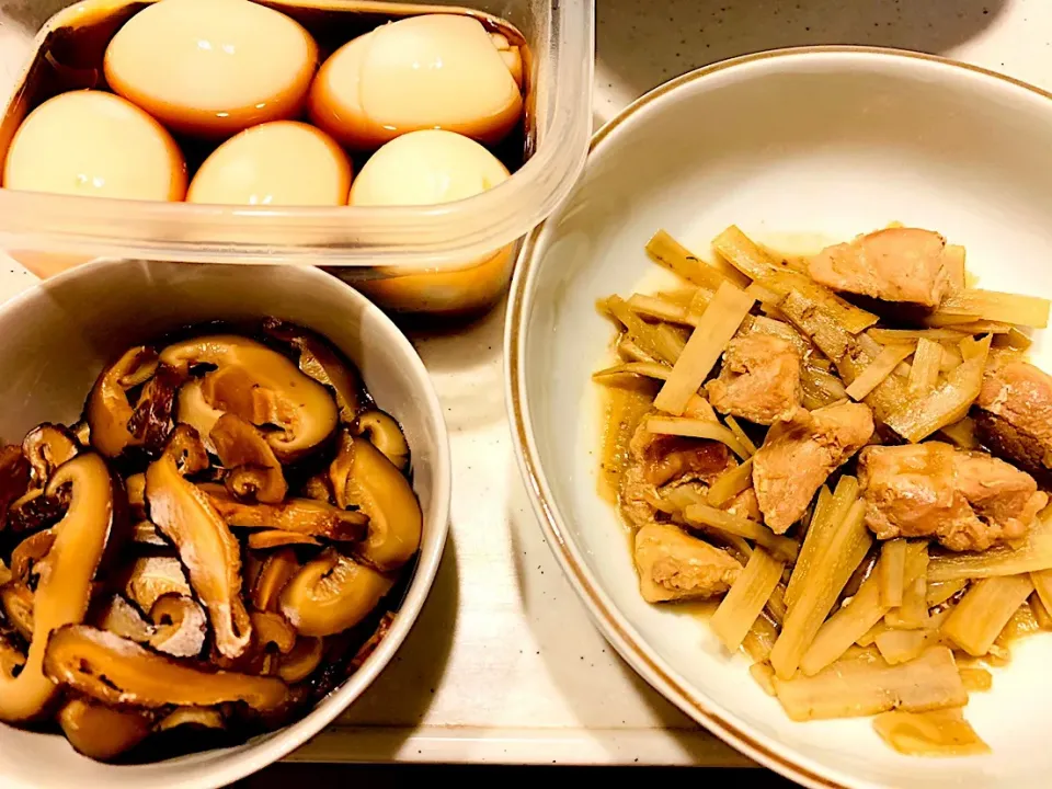 作り置きおかず
煮卵。干し椎茸煮。鳥ごぼう。|Ayakoさん