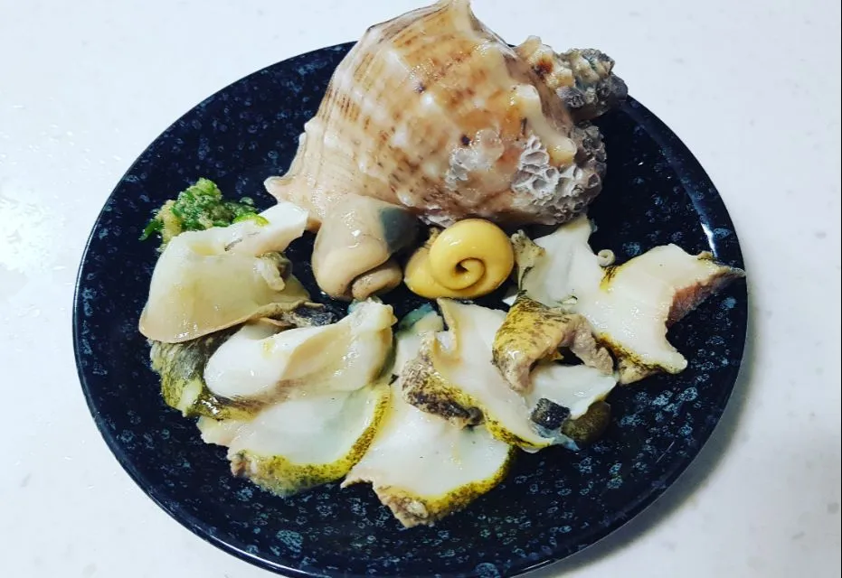 sea snails sashimi|steven z.y.さん