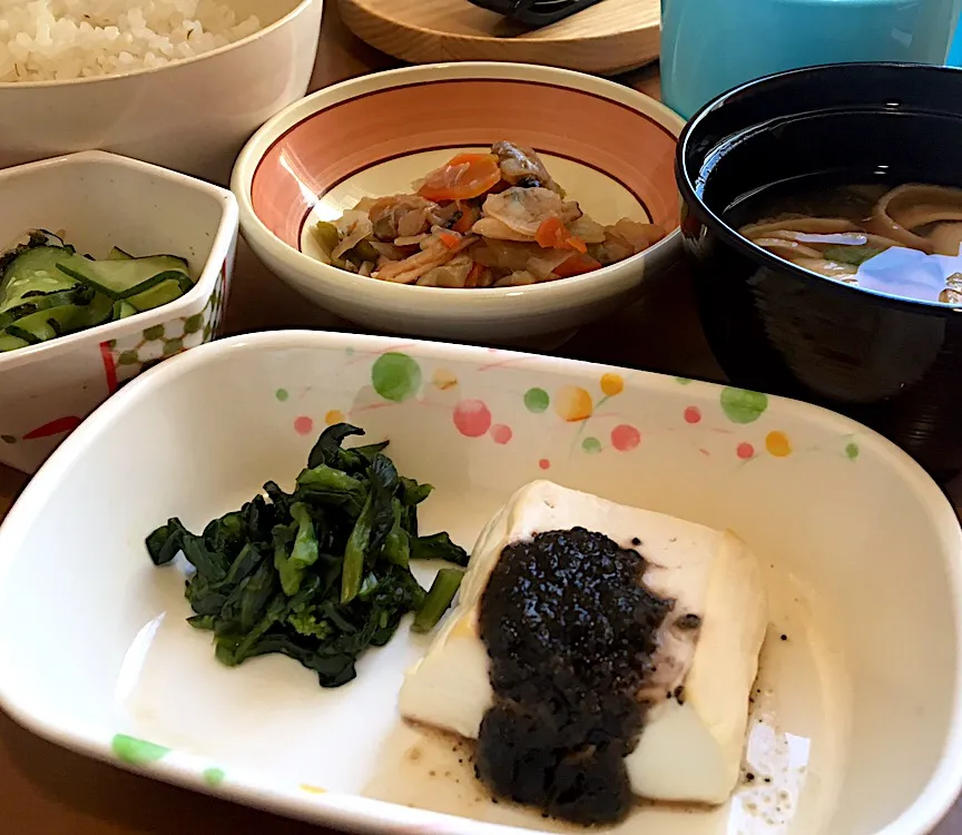 アル中病棟の朝ごはん☀️☀️☀️18日目
麦ごはん🍚  みそ汁（チンゲン菜）  田楽  アサリの香味炒め  のり酢和え|ぽんたさん