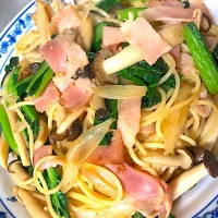 Snapdishの料理写真:｢きのこと塩昆布の和風パスタ｣|necodanyan🐾さん