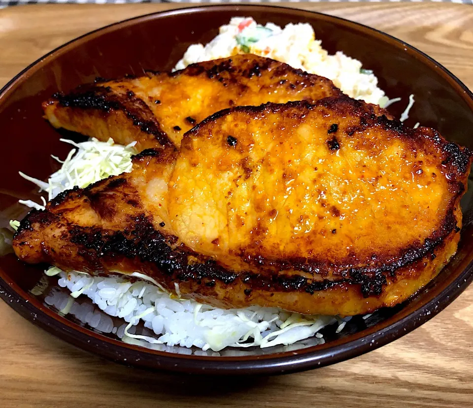 豚味噌漬け焼き丼|まぁたんさん