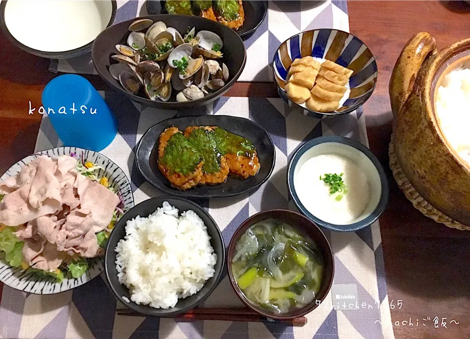 Snapdishの料理写真:息子ご飯 ✤お豆腐ハンバーグ ✤冷しゃぶサラダ ✤あさりの酒蒸し ✤とろろ ✤ネギとわかめのお味噌汁 ✤ご飯  #cookingram  #instafood  #snapdish  #お家ごはん  #夜ご飯  #息子ご飯  #運動部男子  #食べ盛り  #バスケ部|nachiさん