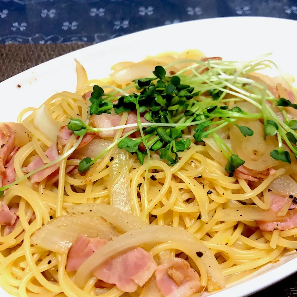 Snapdishの料理写真:#和風パスタ

#ベーコン
#玉ねぎ
#パスタ
#今日の晩ご飯|ぴらこさん